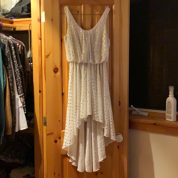 Flowy white and gold dress - Picture 1 of 3